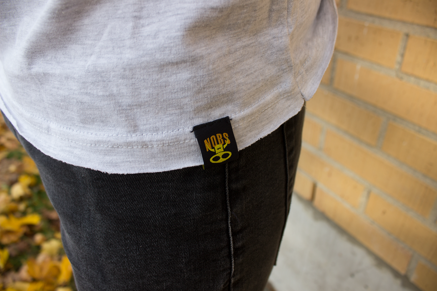 Short sleeve raw cut T-shirt